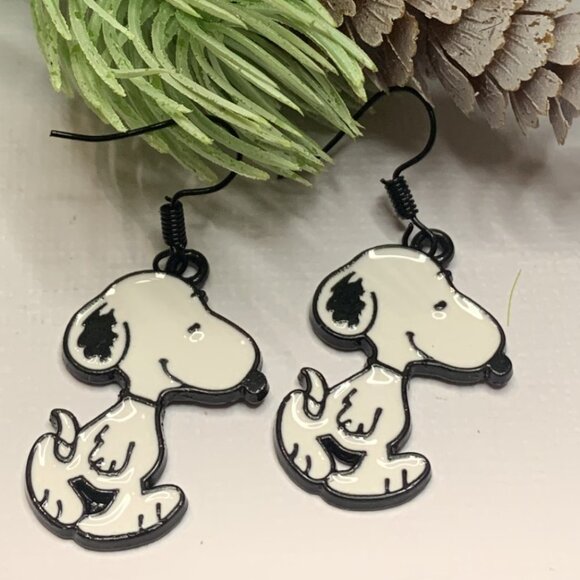 Snoopy Earring, Peanuts Earring, Gift Idea, Snoopy Jewelry, Peanuts Jewerly - Picture 7 of 11